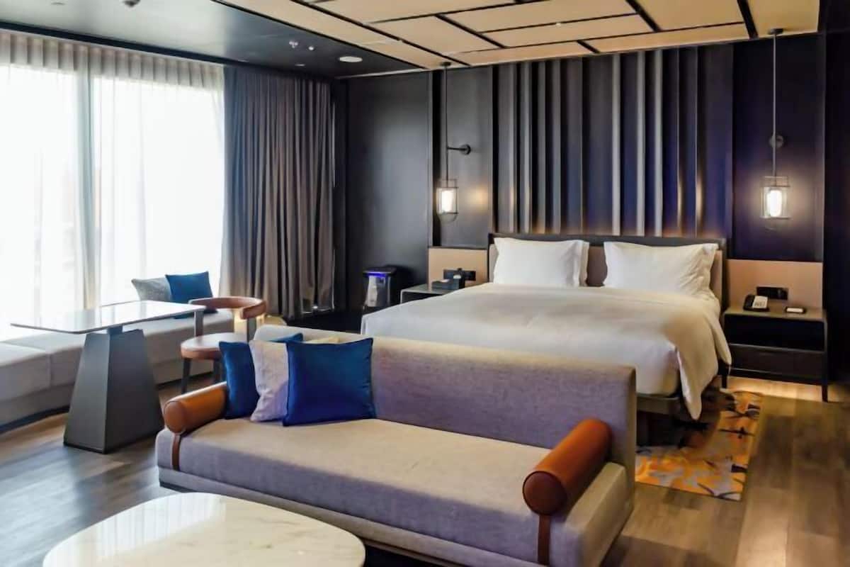 Premium bedding, minibar, in-room safe, laptop workspace