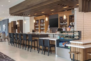 2 bars/lounges, rooftop bar - Hyatt Place Fort Worth/TCU (Fort Worth)