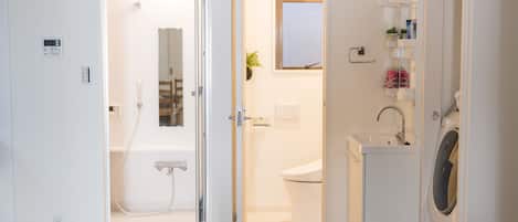 Departamento, 1 habitación (201) | Baño | Tina y regadera independientes y amenidades de baño gratuitas