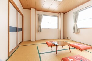 Quarto tradicional, para não fumantes, banheiro compartilhado (Japanese Style, Triple) | Wi-Fi de cortesia