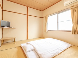 Japanese Room - Single Occupancy with Shared Washroom (Non Smoking) - OYO Business Kawashima Ryokan Ono (Ono)