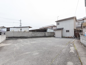 Self parking - OYO Business Kawashima Ryokan Ono (Ono)