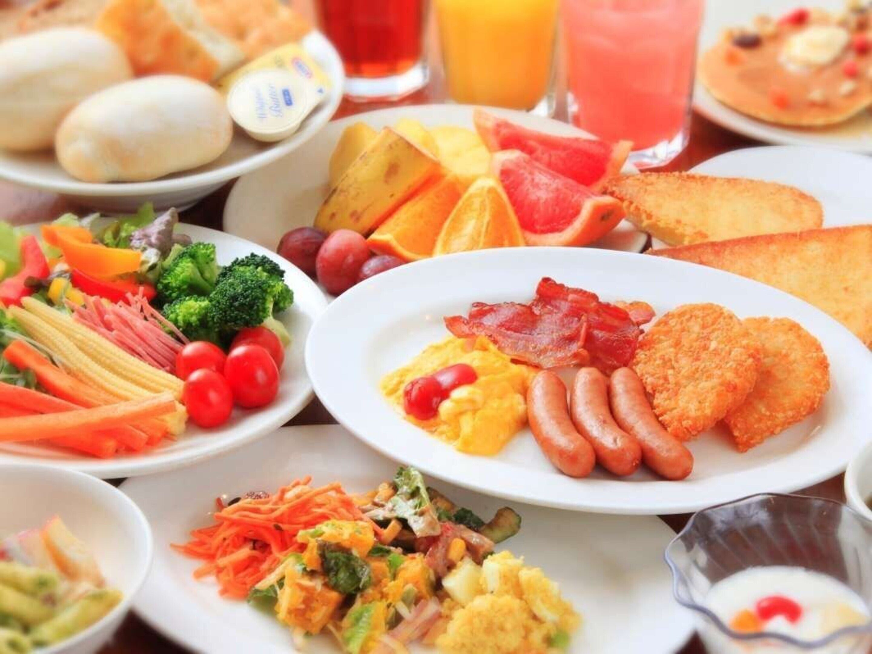daily buffet breakfast (jpy 2700 per person)