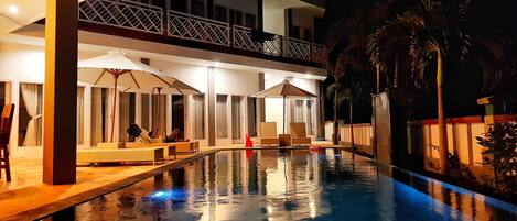 Outdoor pool, pool loungers