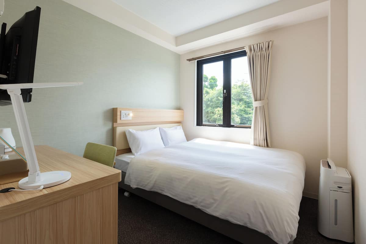 double room | soundproofing, free wifi, bed sheets