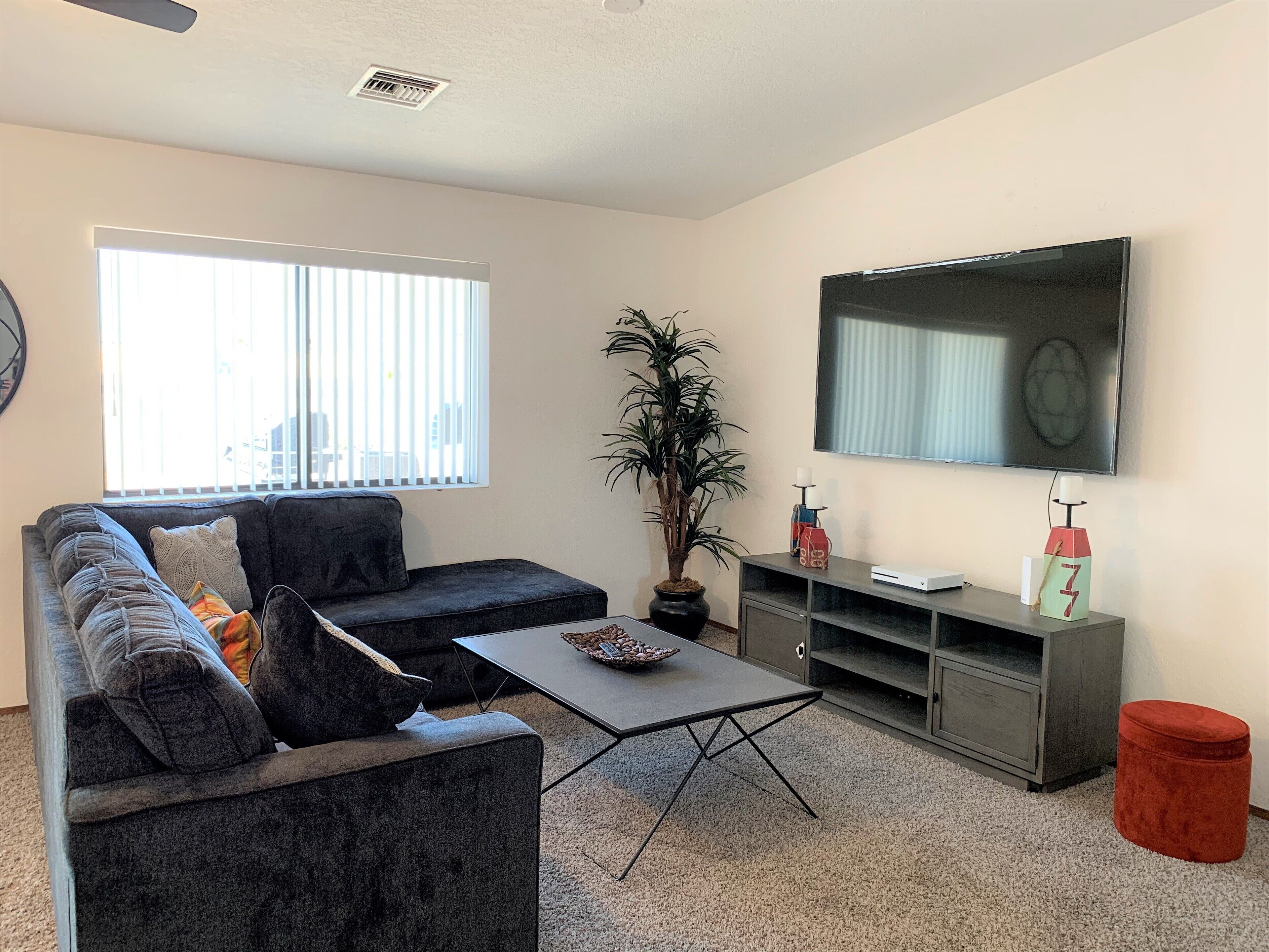 Beautiful Lake House W/ Oasis Pool, BBQ, & More!