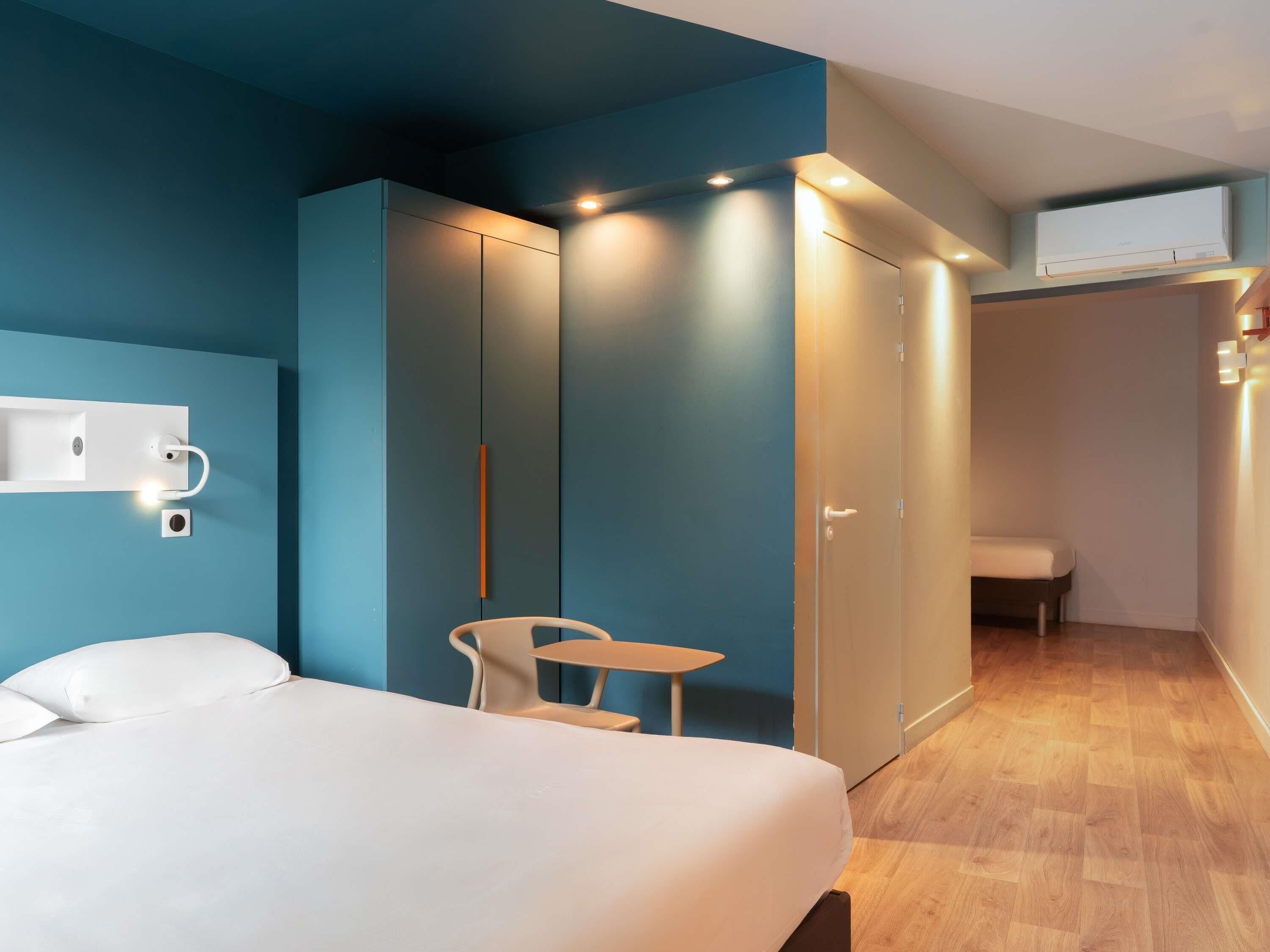 Chambre Famille, 1 lit double et 2 lits simples | Cortinas blackout, quartos à prova de som, ferros/tábuas de passar roupa