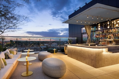 The Viv Hotel, Anaheim, a Tribute Portfolio Hotel