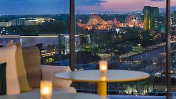 2 restaurants, breakfast, lunch, dinner served; Spanish cuisine