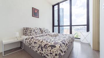 Iron/ironing board, free WiFi, bed sheets