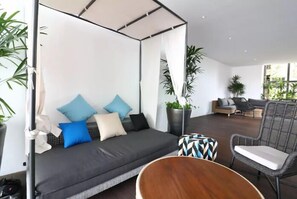 Lobby sitting area - Establishement By Sleepy Bear (Kuala Lumpur)