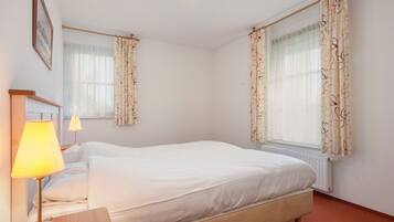 3 bedrooms, individually furnished