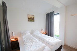 House | 4 bedrooms, individually furnished - Villa Oesterdam Sleeps 8 Persons (Tholen)