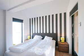 Individually furnished, bed sheets