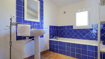 Rumah | Kamar mandi | Bathtub