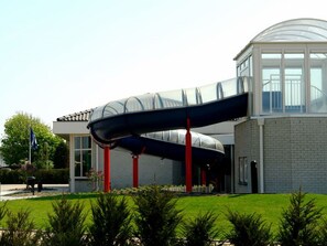 Chalet | Exterior - Gorgeous Chalet With Dishwasher in Noordwijk, Near the Sea (Noordwijk)