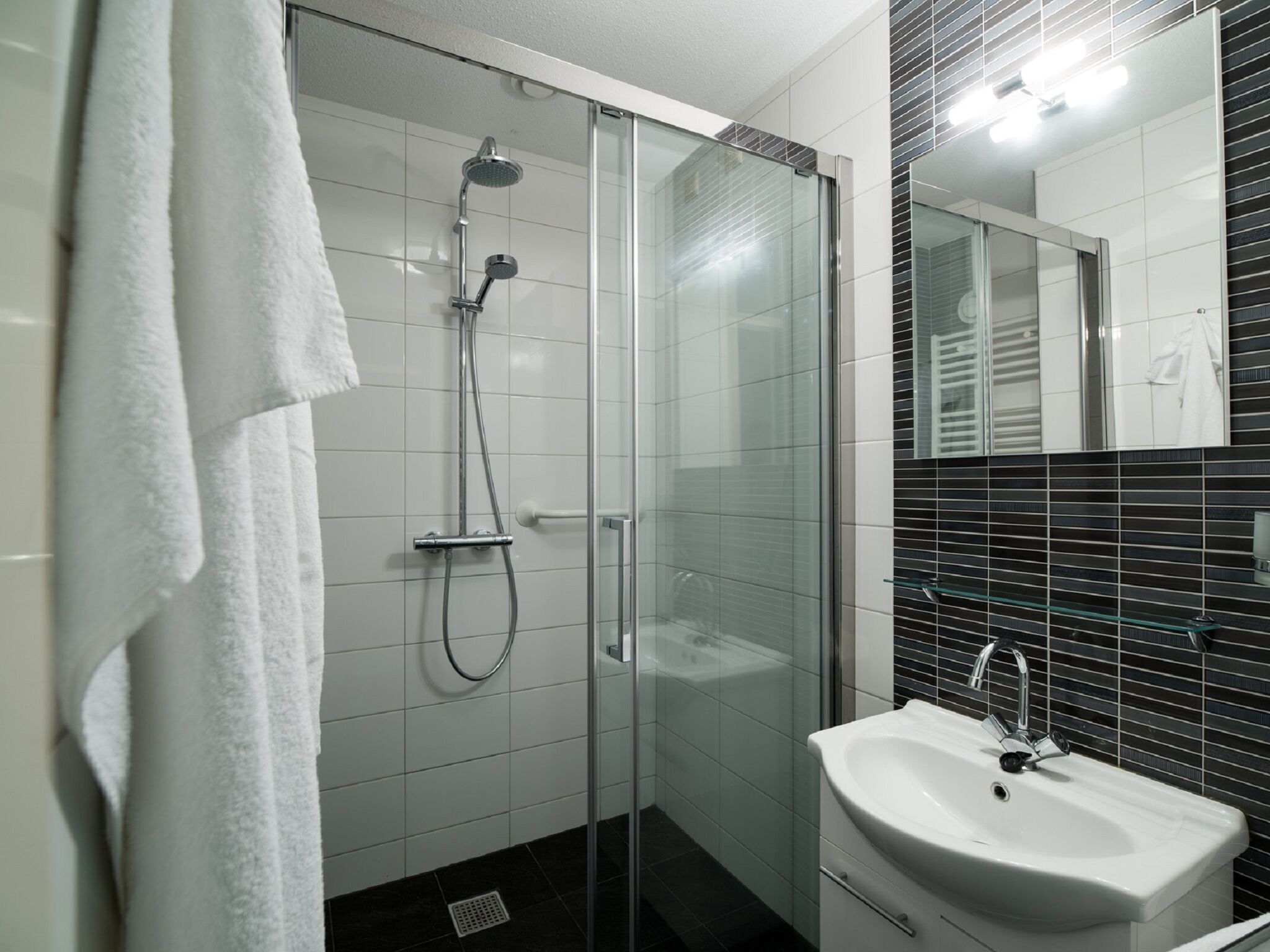 House | Bathroom