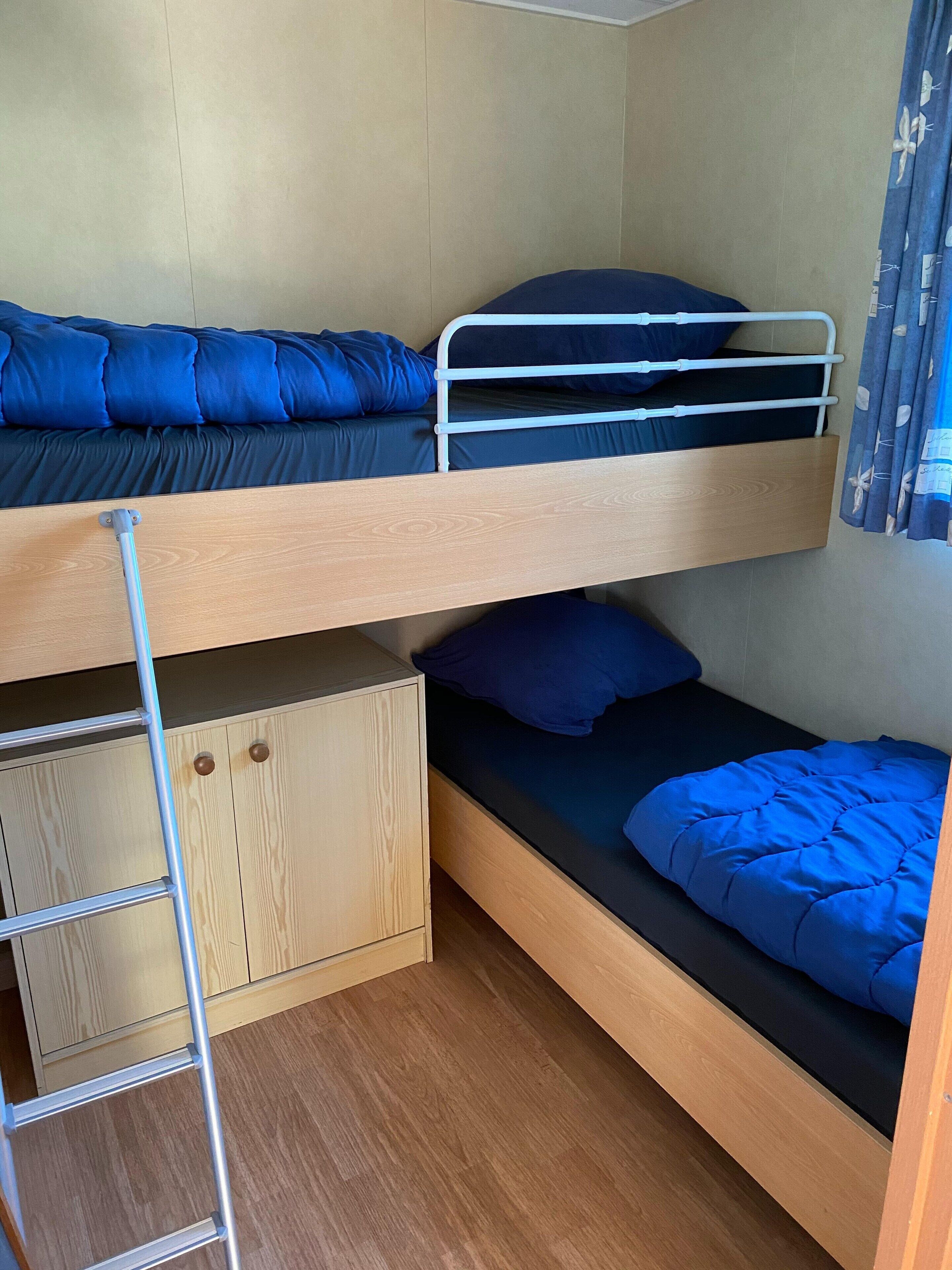 Chalet | 3 kamar tidur dan dilengkapi dengan perabotan berbeda-beda