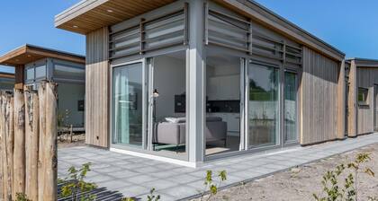 Detached Luxury Lodge near Sea