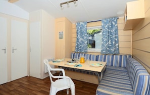 Living room - Mobile Home w/ Garden (Agde)