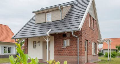 Luxurious Detached With a Garden in De Maasduinen