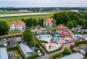 Chalet | Exterior - Comfortable Chalet With Dishwasher in Noordwijk near the Sea (Noordwijk)