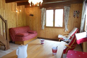 Alpehytte | Oppholdsrom
