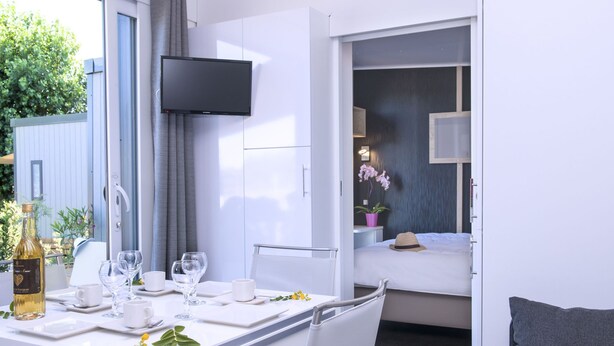 Chalet | Dining - Luxury Chalet With air Conditioning 900 m. From the Beach (Vendres)