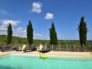 Unclassified image, 2 of 40, button - Spacious Mansion in Vinzelles With Swimming Pool (Chaintre)