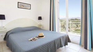 Apartment | Room amenity - Spacious Apt Near the Beach (Fréjus)