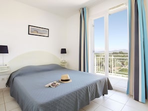 Apartment | Room amenity - Spacious Apt Near the Beach (Fréjus)