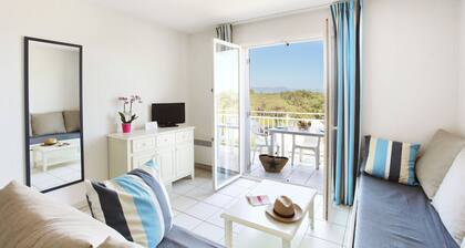 Spacious Apt Near the Beach