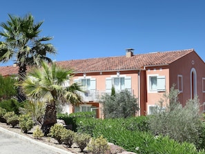 Exterior - Spacious Apt Near the Beach (Fréjus)