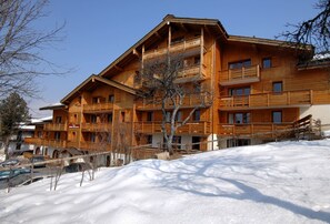 Exterior - Apartment in France With Pool & Sauna (Notre-Dame-de-Bellecombe)