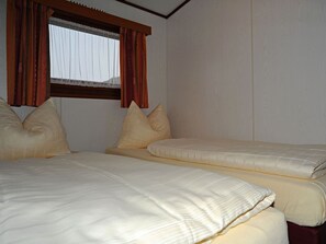 Chalet | 2 bedrooms, bed sheets