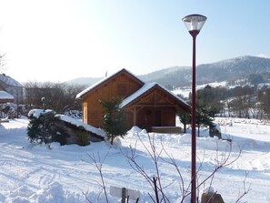 Exterior - Wooden Chalet With a Washer, Near a Lake (Le Syndicat)