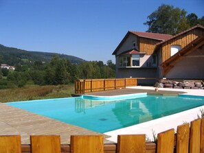 Outdoor pool - Wooden Chalet With a Washer, Near a Lake (Le Syndicat)