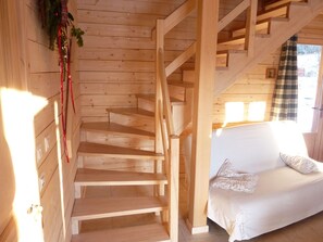 Chalet | Living room - Wooden Chalet With a Washer, Near a Lake (Le Syndicat)