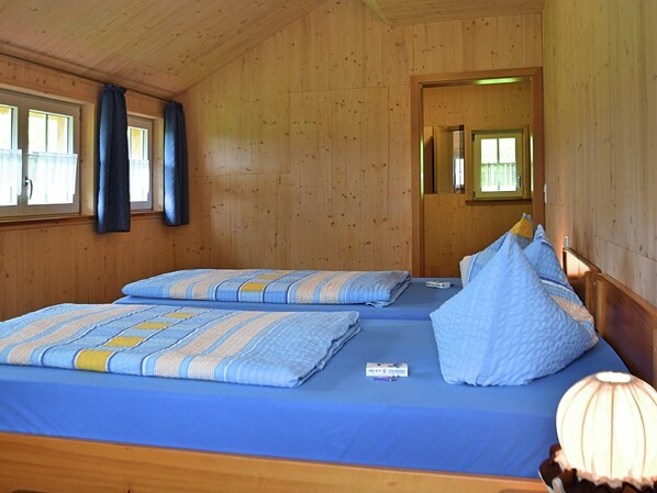 Casa | 2 quartos, individualmente mobiliados, ferros/tábuas de passar roupa