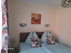 Apartment | 1 bedroom, individually furnished, bed sheets