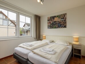 3 bedrooms, individually furnished - Restyled Villa with Washing Machine near River Moselle (Ediger-Eller)
