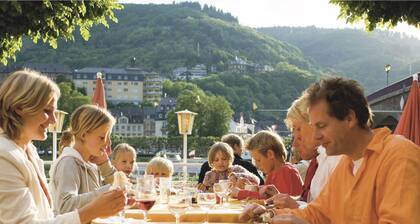 Restyled Villa with Washing Machine near River Moselle