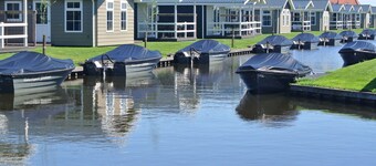 Modern Lodge With an Electric Sloop in Giethoorn