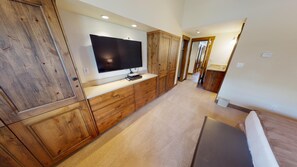3 bedrooms, internet, bed sheets - Manor Vail Condo w/ Air Conditioning - Bfast Incl (Vail)