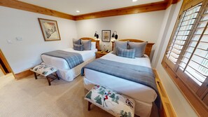 2 habitaciones, acceso a internet y ropa de cama