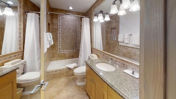 Duschwanne, Haartrockner