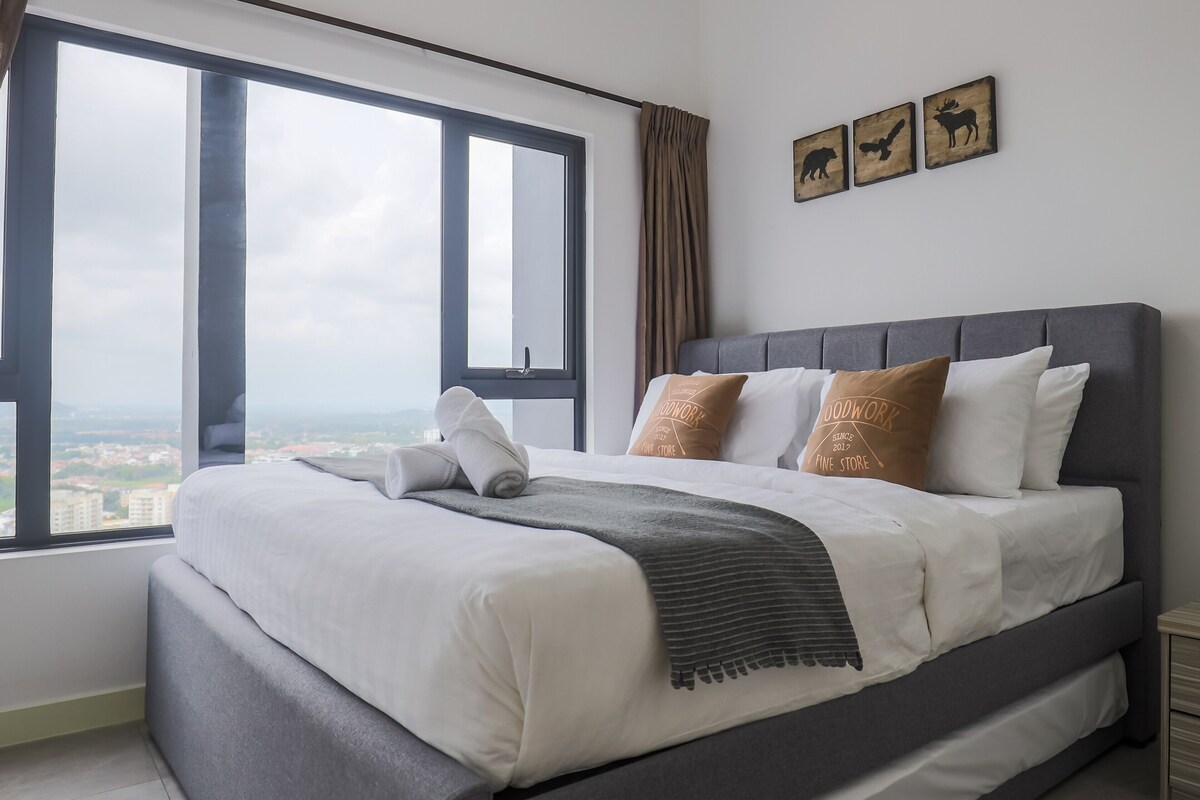 Deluxe appartement, 2 slaapkamers | Luxe beddengoed, donsdekens, pillowtop-bedden, een bureau