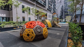 Zona de juegos infantil al aire libre