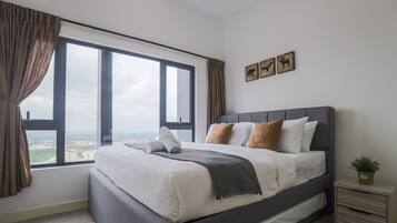 Deluxe Apartment, 2 Bedrooms | Peralatan tempat tidur premium, gebar bulu kapas, tilam berlapik