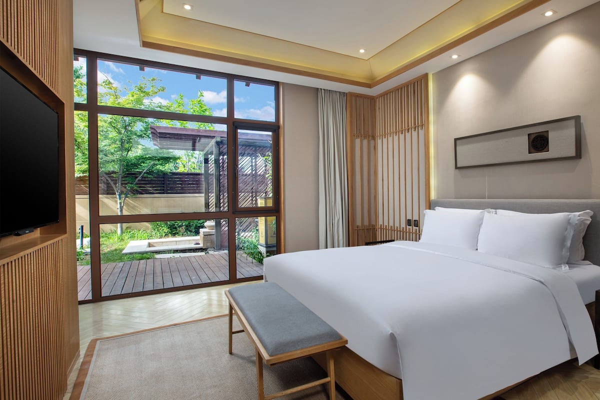 Premium bedding, memory foam beds, minibar, in-room safe